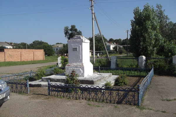 Вандалы уничтожили памятник В.И.Ленину в Гулькевичском районе