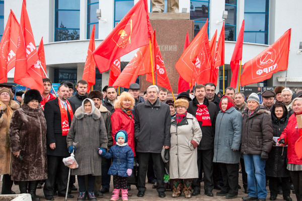 Краснодарские коммунисты отметили день памяти В.И. Ленина пикетом и возложением цветов