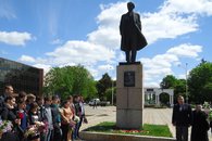Станица Каневская: возложение цветов к памятнику Ленина