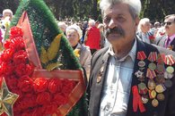 Коммунисты Армавира возложили цветы и распространили агитматериалы