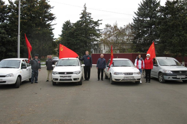 Красный автопробег в Тимашевске Красный автопробег в Тимашевске
