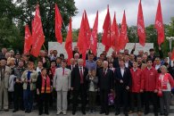 Коммунисты в Краснодаре отметили День Победы акцией у Вечного огня