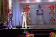 Коммунисты вручили копию Знамени Победы работникам социальной сферы