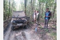 Комсомольцы отремонтировали памятник красному командиру