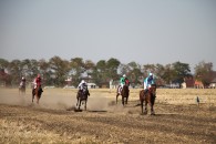 Станица Выселки: красный флаг на скачках