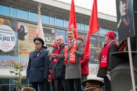 В Краснодаре прошла красная демонстрация в честь столетия Великого Октября