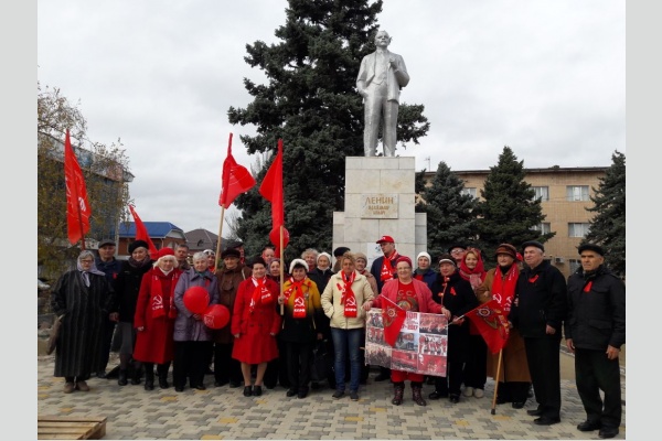 Тимашевские коммунисты провели ряд мероприятий в честь юбилея Октябрьской революции
