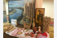 Коммунисты-депутаты Госдумы побывали на выставке творческих работ детей-инвалидов