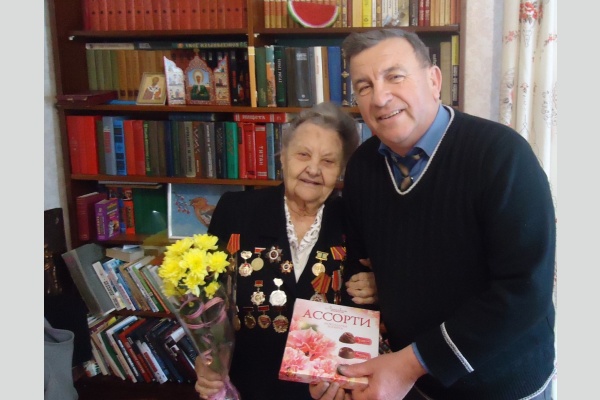 В станице Каневской райком КПРФ поздравил ветерана битвы за Ленинград