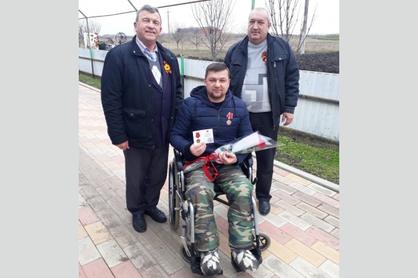 Каневские патриоты поздравили со столетием Красной Армии ветеранов разных времен