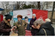 Новороссийск: активисты КПРФ проводят агитацию с помощью 
