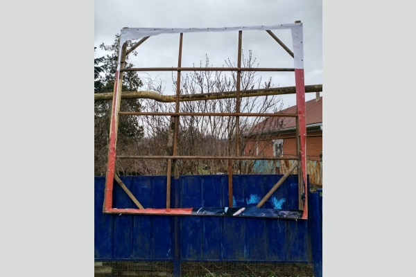 В станице Медведовской неизвестные лица уничтожили агитационный баннер П. Грудинина