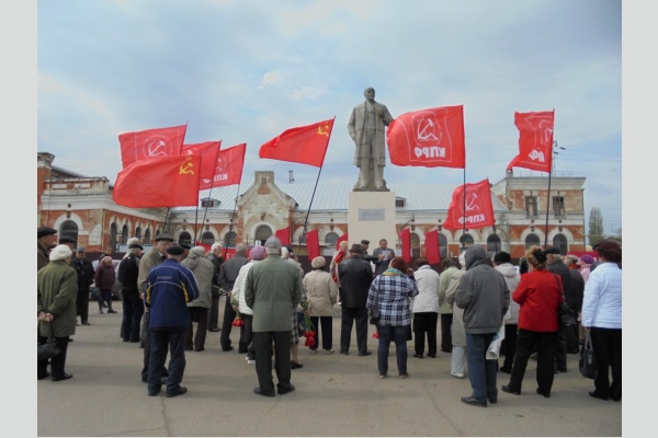 Митинг КПРФ в Тихорецке: Правительство Медведева - в отставку!