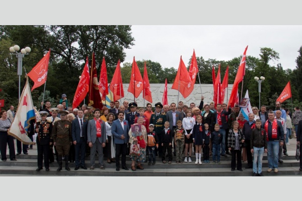 Активисты КПРФ отметили Красный День Победы в Краснодаре