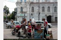 Комсомольцы поздравили краснодарских детей с праздником