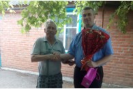 Тимашевский район: ветерану партии вручена высокая награда