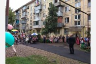 Краснодар: активисты Карасунского отделения КПРФ поздравили жильцов многоквартирного дома с праздником