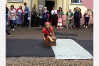 Краснодар: активисты Карасунского отделения КПРФ поздравили жильцов многоквартирного дома с праздником