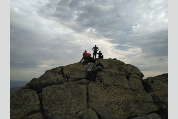 Активисты молодежного проекта «Альтернатива» покорили гору Индюк