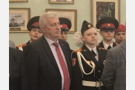 Коммунисты-депутаты в Госдуме открыли выставку «Дети рисуют мир»