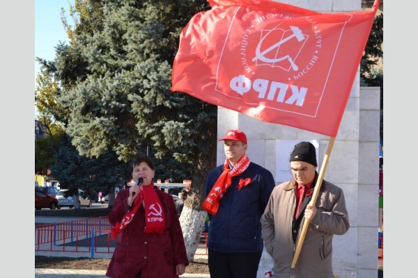 Тимашевск: автопробег и митинг в честь годовщины Октября