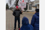 Коммунисты в Абинске провели одиночные пикеты