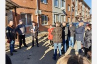 Представители крайкома КПРФ откликнулись на просьбы жителей краснодарского поселка о помощи