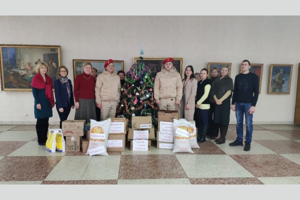 Каневчане доставили новогодние подарки в Донбасс