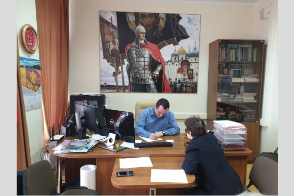 Приемная коммуниста-депутата Госдумы Н.И. Осадчего регулярно открыта для граждан