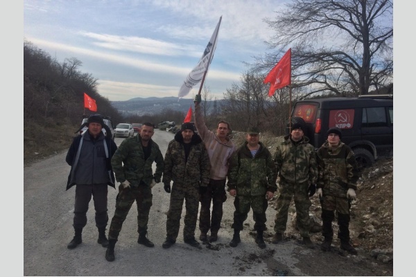 Коммунисты города-героя Новороссийска организовали экологический субботник