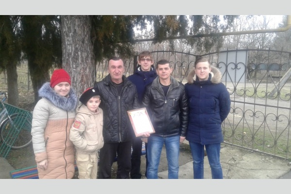 Курганинск: активисты ЛКСМ РФ почтили память воинов-афганцев Курганинск: активисты ЛКСМ РФ почтили память воинов-афганцев