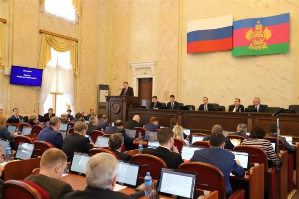 Коммунисты-депутаты Заксобрания края поддержали рост бюджетных социальных расходов