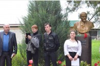 Афипские коммунисты и комсомольцы провели торжественную линейку