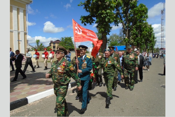 Гулькевичи: коммунисты и советские офицеры отметили праздник Победы