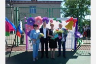 Белореченск: коммунисты-депутаты приняли участие в «последнем звонке»