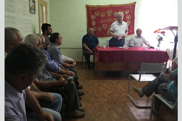 В станице Тбилисской лидер краевого отделения КПРФ встретился с партийным активом В станице Тбилисской лидер краевого отделения КПРФ встретился с партийным активом