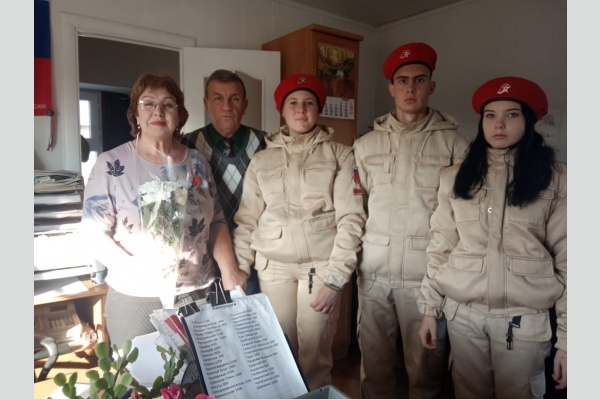 В станице Каневской вручен памятный знак ветерану ВЛКСМ