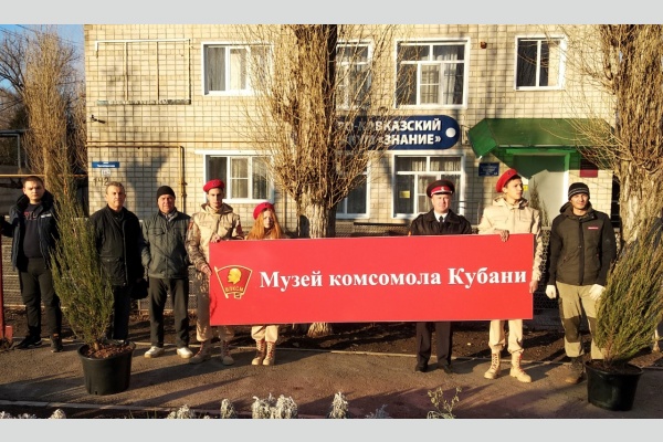 В станице Каневской продолжилась акция «Аллея памяти» В станице Каневской продолжилась акция «Аллея памяти»