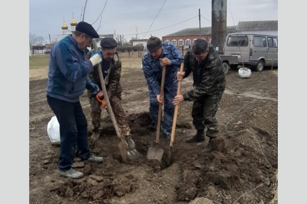 В Крымском районе началась акция КПРФ «Сад Победы» В Крымском районе началась акция КПРФ «Сад Победы»