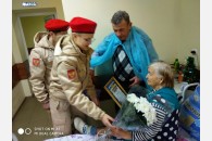 Каневские коммунисты и юнармейцы поздравили ветерана войны с днем рождения