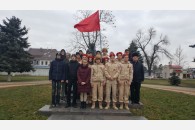Каневские комсомольцы и юнармейцы почтили память матери-героини Е.Степановой