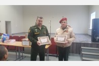 Каневские патриоты доставили подарки в подшефную воинскую часть