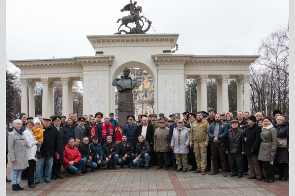 Краснодар. Активисты КПРФ и Союза Советских офицеров отметили День Красной Армии Краснодар. Активисты КПРФ и Союза Советских офицеров отметили День Красной Армии