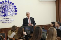 Н.И. Осадчий рассказал в КубГУ о конституционных поправках КПРФ