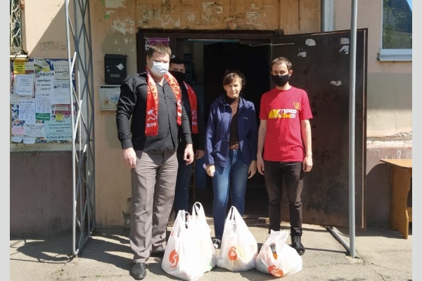 Карасунский округ Краснодара. Продолжается помощь коммунистов нуждающимся семьям Карасунский округ Краснодара. Продолжается помощь коммунистов нуждающимся семьям