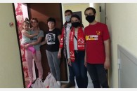 Краснодар. Отряд коммунистов-добровольцев помогает терпящим бедствие семьям