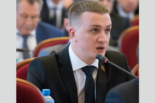 Коммунисты-депутаты в Заксобрании края выступили против введения налога на «самозанятых» Коммунисты-депутаты в Заксобрании края выступили против введения налога на «самозанятых»
