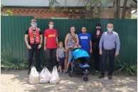 Краснодар. В День защиты детей активисты КПРФ оказали помощь нуждающимся семьям