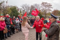 В Краснодаре активисты КПРФ организовали митинг в честь Великого Октября