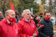 В Краснодаре активисты КПРФ организовали митинг в честь Великого Октября